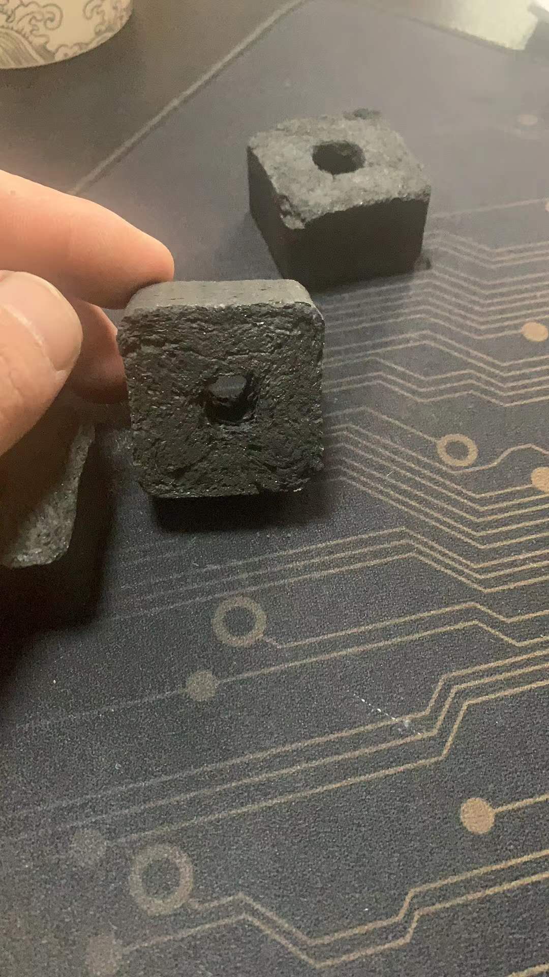 机制水烟炭块